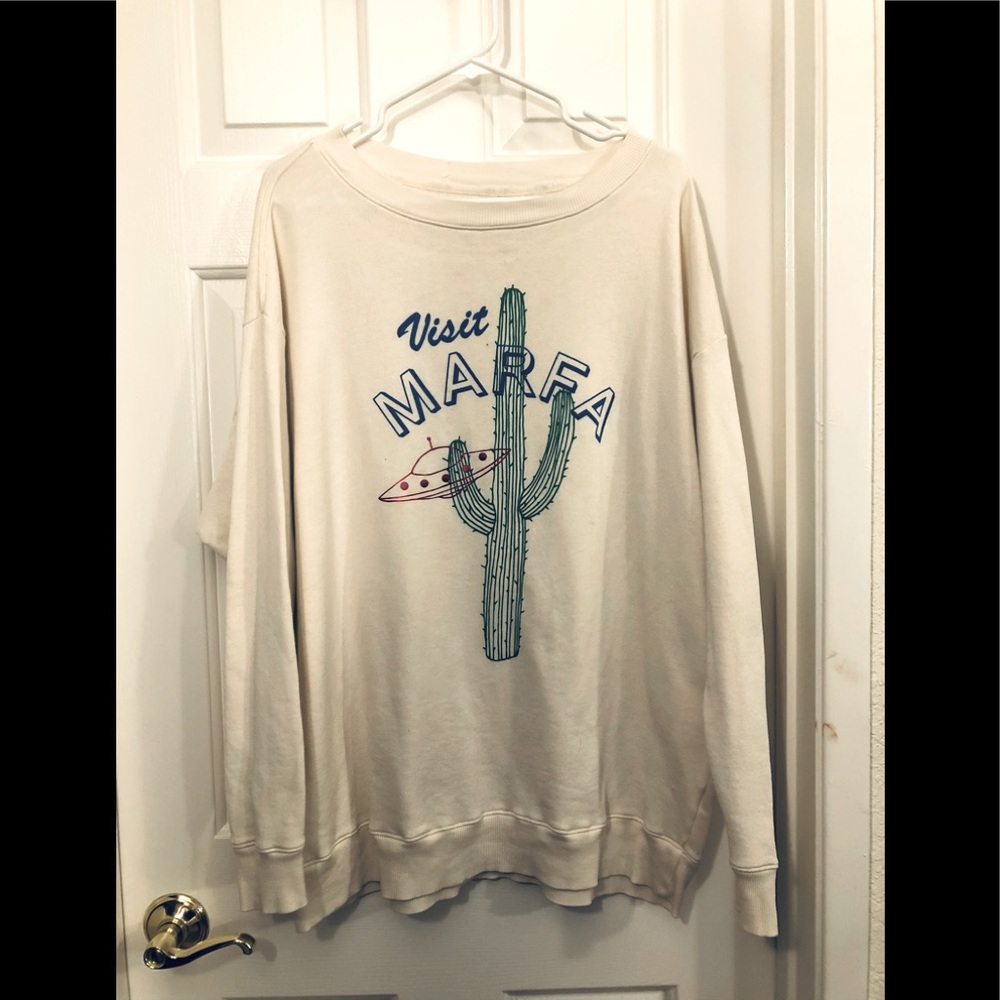 Oversized white sweatshirt